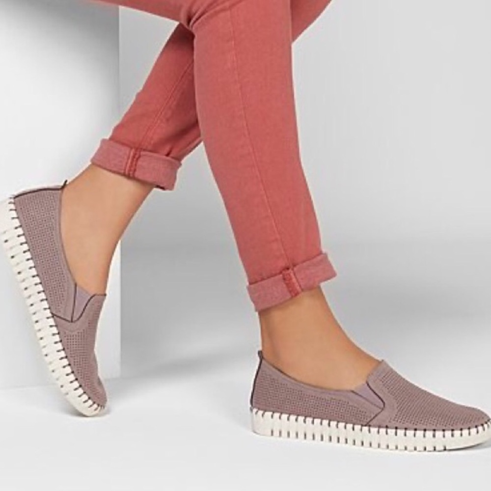 Skechers Sepulveda Blvd. Air Cooled Memory Foam Perforate Shoes Light Purple